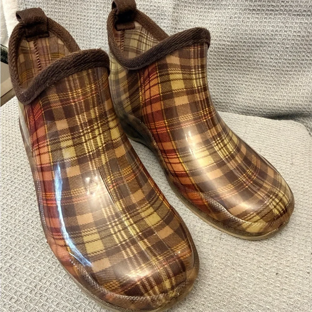 Stylish plaid women rain boots Size:8